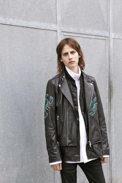 Look 24
